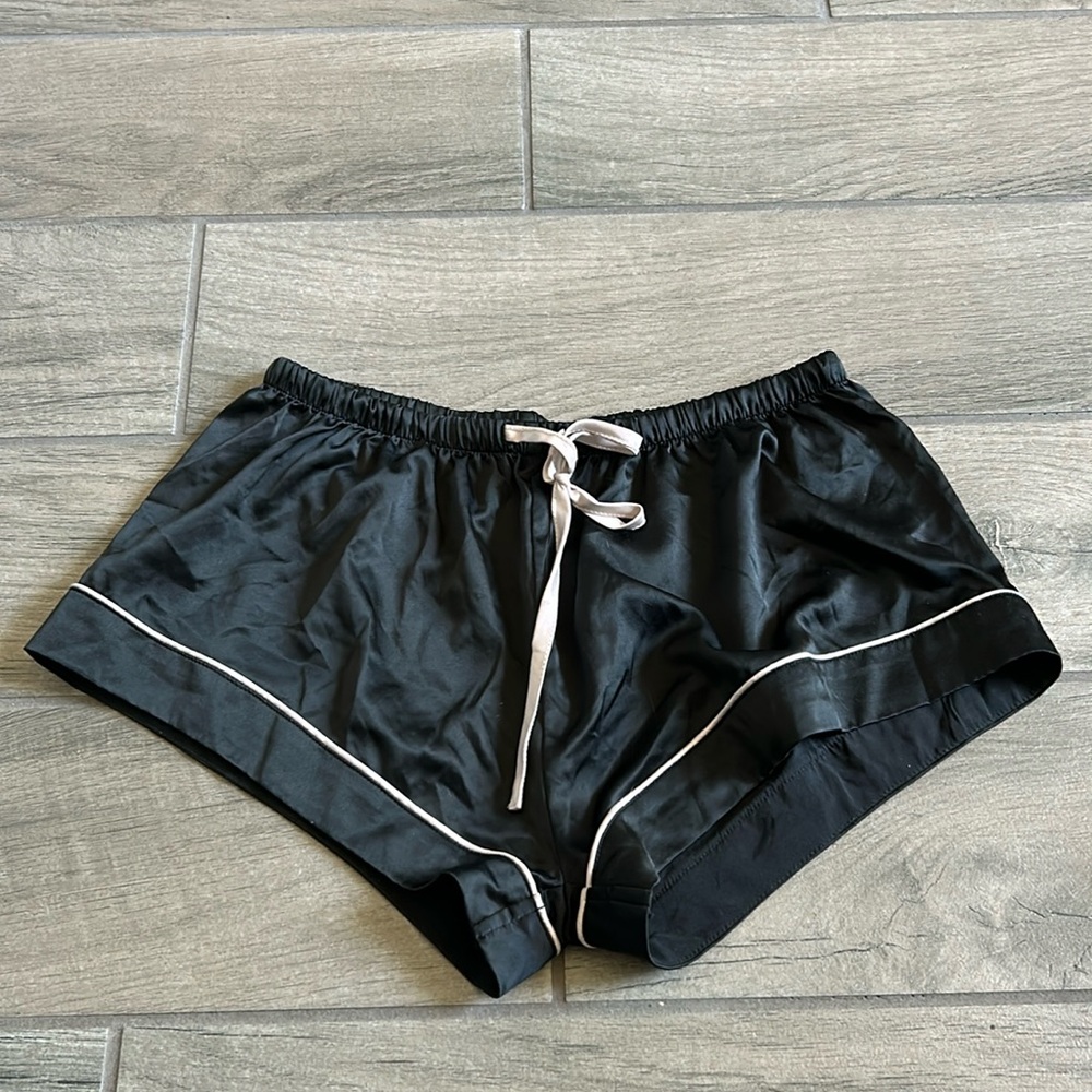 Homebodii shorts